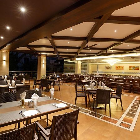 Hotel Ayodhya Колхапур Екстериор снимка