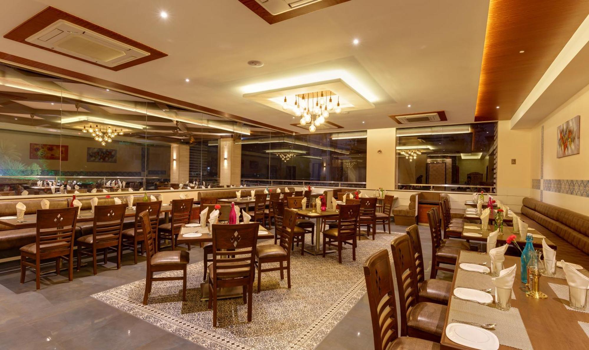 Hotel Ayodhya Колхапур Екстериор снимка