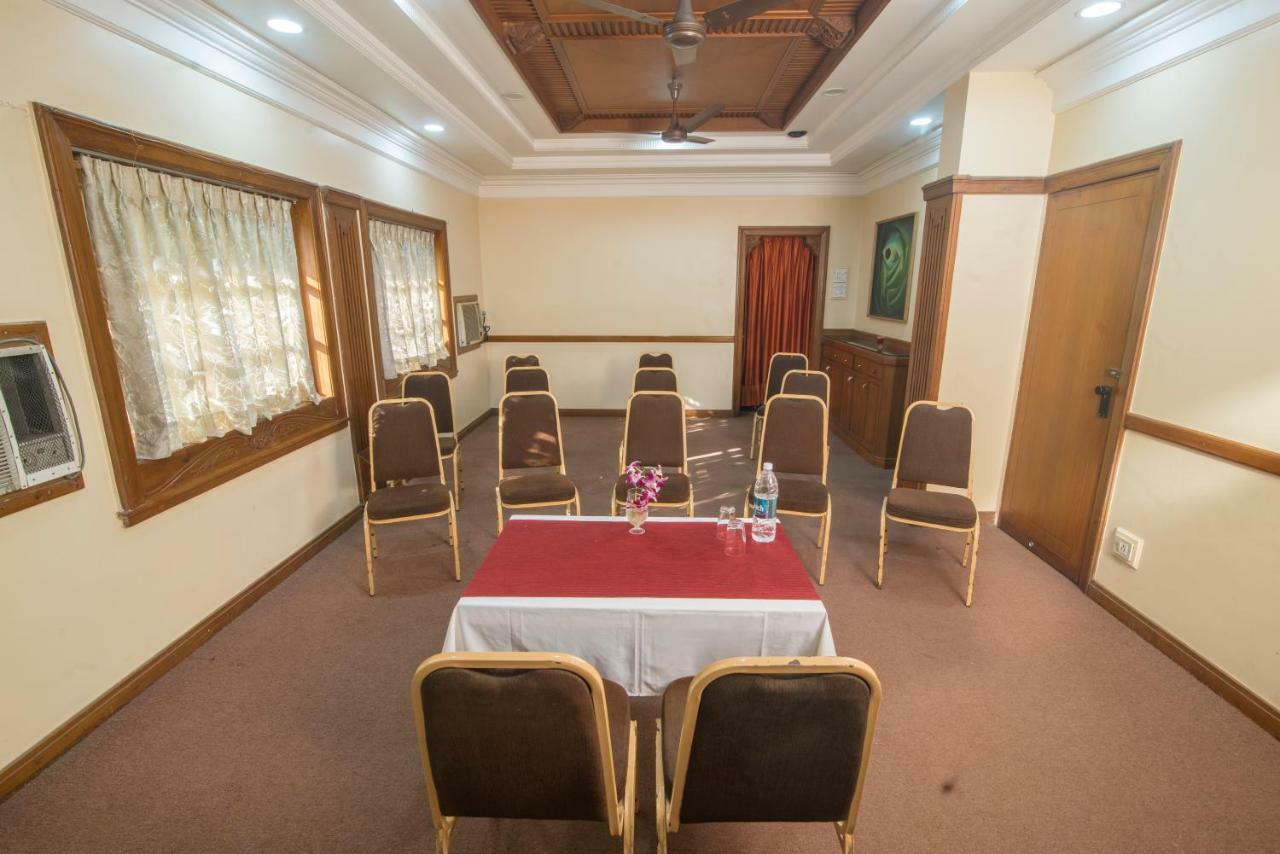 Hotel Ayodhya Колхапур Екстериор снимка