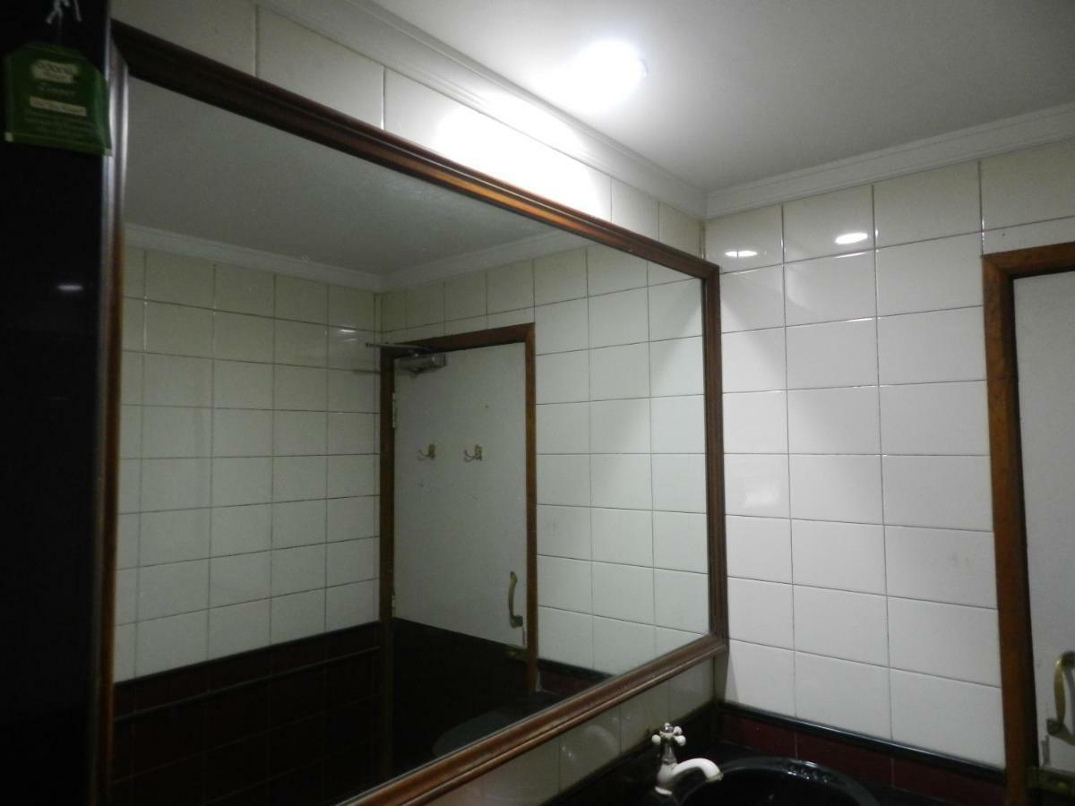 Hotel Ayodhya Колхапур Екстериор снимка